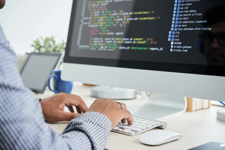 Arquitectura backend con servidores, bases de datos y sistemas de gestión de datos